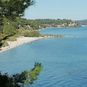 Hébergement de vacances Maison T3 Avec Vue Au Bord De L'etang, Istres